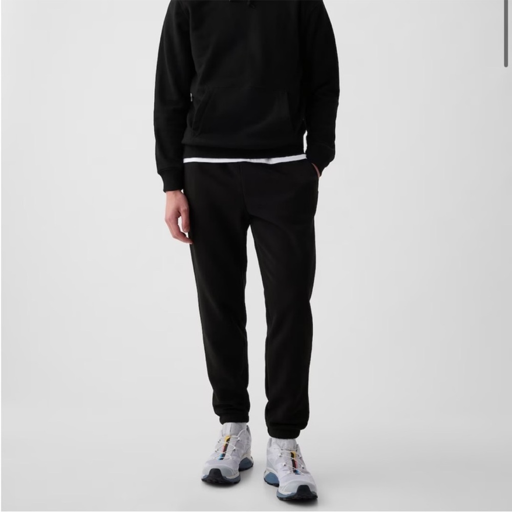 Gap Mens VintageSoft Jogger Pants in Black
